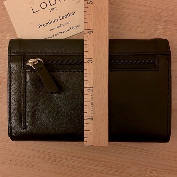 Brand New Lodis Genuine Leather Black Elia Medium Flap Wallet Compact RFID - Picture 4 of 16